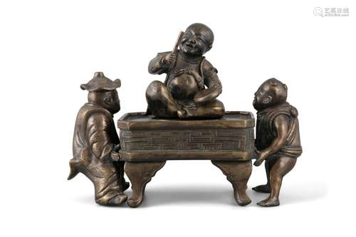 A BRONZE ‘BOYS’ INCENSE BURNER China H: 18,5 cm Weight: Over...