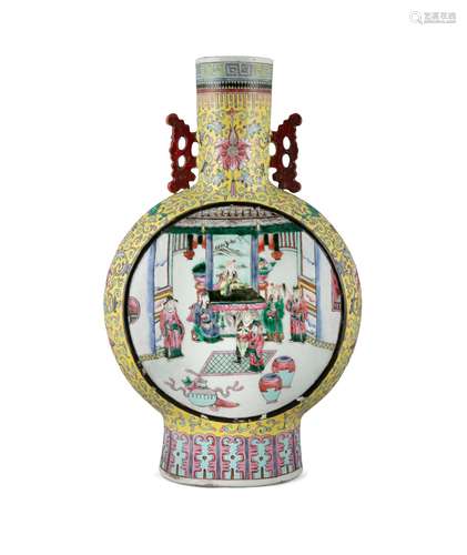 A LARGE YELLOW GROUND FAMILLE ROSE PORCELAIN ‘PALACE SCENE A...