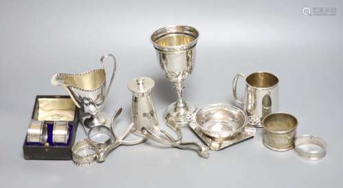 Mixed small silver lot to include a pepper mill, cream jug, ...