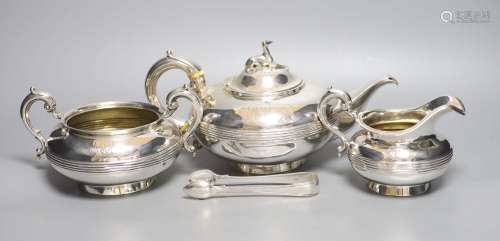 A Victorian silver three piece silver tea set, William Smily...