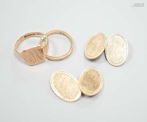 A 9ct gold wedding band, a 9ct gold signet ring and a pair o...