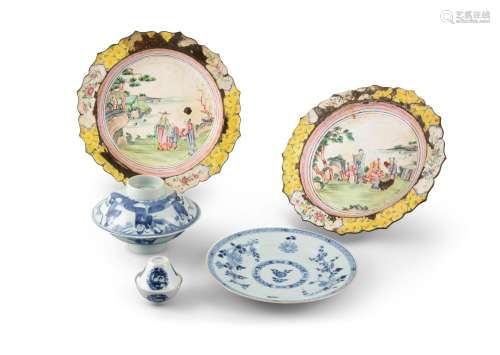 A GROUP OF SEVEN (7) ASIAN PIECES China and Vietnam It is co...