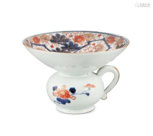 A CHINESE EXPORT ‘FAMILLE ROSE’ / ‘IMARI’ PORCELAIN SPITTON ...