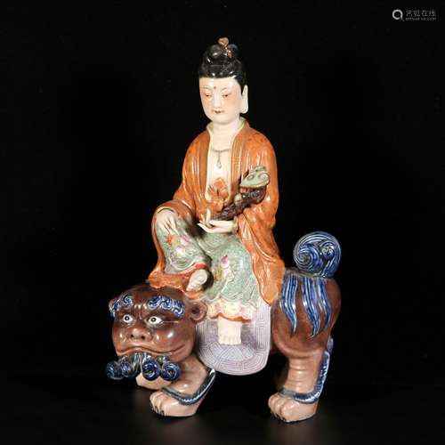 Fanhong Porcelain Gold Enamels Guanyin Statue, China