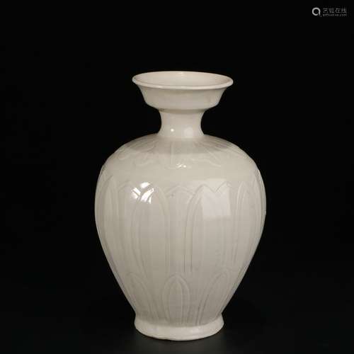 White Glaze Porcelain Bottle, China