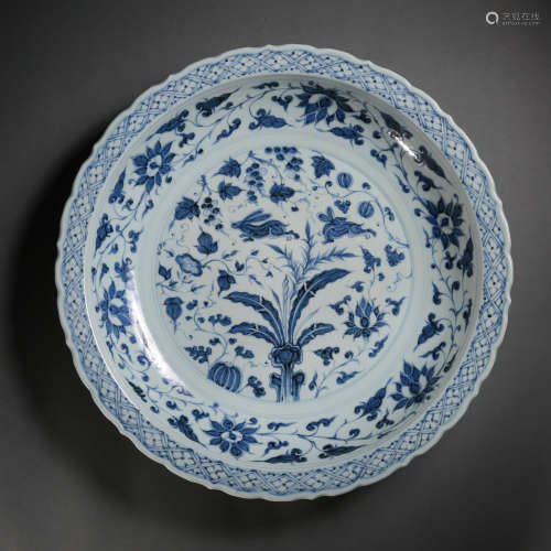CHINESE DAMING XUANDE PERIOD BLUE AND WHITE DRAGON PATTERN P...
