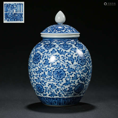 BLUE AND WHITE POT WITH LID FROM QIANLONG PERIOD, QING DYNAS...