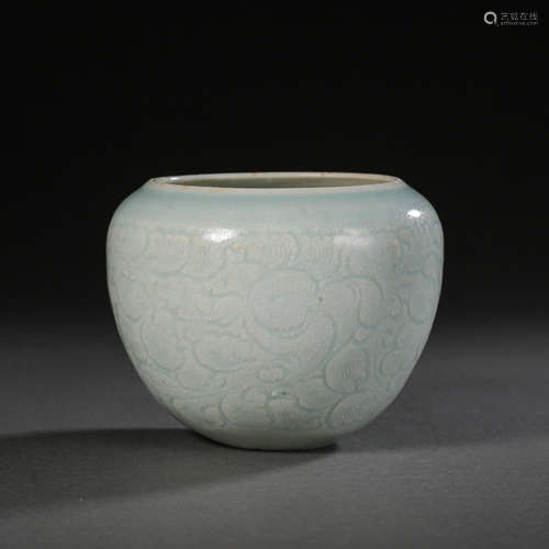 SOUTH SONG DYNASTY HUTIAN WARE GREEN GLAZE CARVED FLOWER PAT...