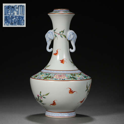 FLOWER PATTERN AND LONG NECK VASE, QIANLONG PERIOD, QING DYN...