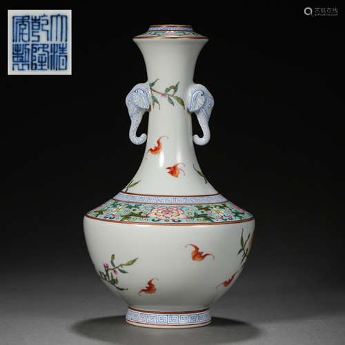 FLOWER PATTERN AND LONG NECK VASE, QIANLONG PERIOD, QING DYN...