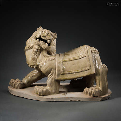 YUE WARE LION STATUE, SOUTHERN AND NORTHERN DYNASTIES, CHINA