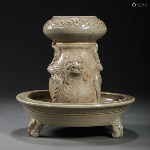 YUE WARE LION CANDLESTICK, SOUTHERN AND NORTHERN DYNASTIES, ...