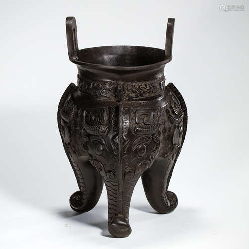 BRONZE TRIPOD FROM WESTERN ZHOU DYNASTY, CHINA