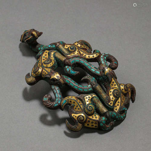 CHINESE BRONZE BELT HOOK INLAID WITH GOLD AND SILVER, WARRIN...