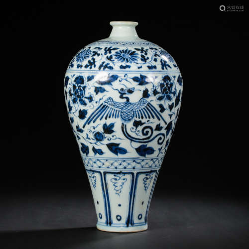 CHINESE YUAN DYNASTY BLUE AND WHITE PLUM VASE