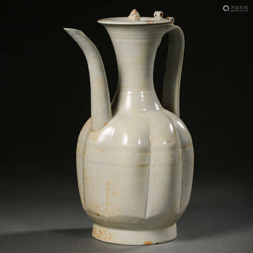 HUTIAN WARE GREEN GLAZE MELON EDGE EWER, SOUTHERN SONG DYNAS...