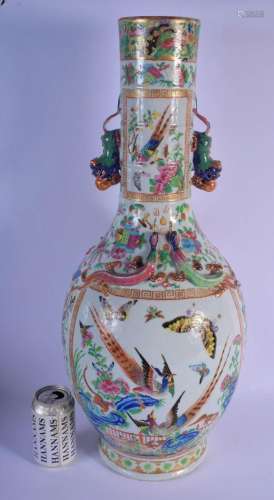 A LARGE 19TH CENTURY CHINESE CANTON FAMILLE ROSE PORCELAIN V...