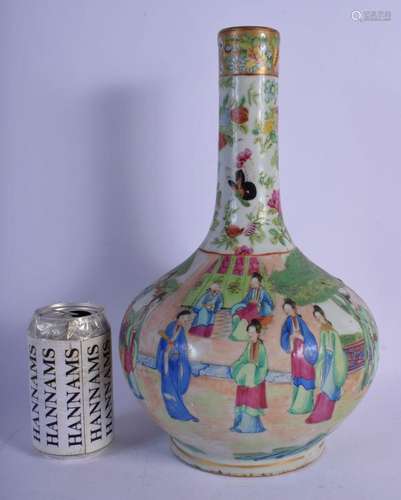 A 19TH CENTURY CHINESE CANTON FAMILLE ROSE PORCELAIN VASE Qi...