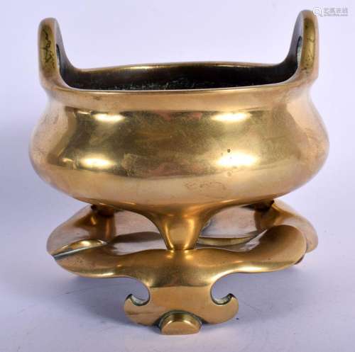 AN 18TH CENTURY CHINESE TWIN HANDLED BRONZE CENSER ON STAND ...