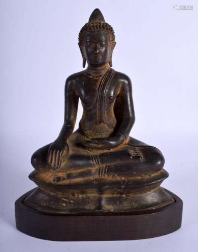 AN 18TH/19TH CENTURY SOUTH EAST ASIAN BRONZE FIGURE OF A BUD...