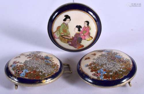 A PAIR OF 19TH CENTURY JAPANESE MEIJI PERIOD SATSUMA BUTTONS...