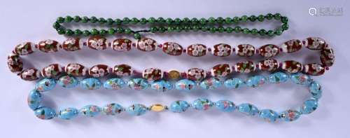 THREE CHINESE NECKLACE 20th Century. Largest 74 cm long. (3)