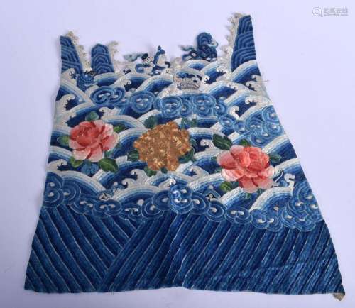 AN UNUSUAL LATE 19TH CENTURY CHINESE SILK WORK PANEL Qing. 3...