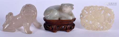 AN EARLY 20TH CENTURY CHINESE CARVED AGATE BEAST Late Qing/R...