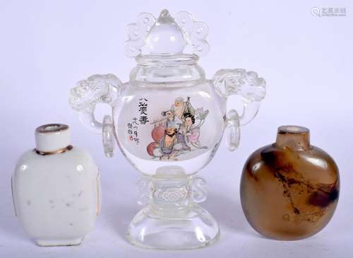 THREE 19TH/20TH CENTURY CHINESE SNUFF BOTTLES Late Qing/Repu...