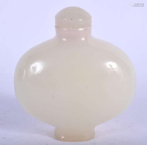 A CHINESE JADE TYPE SNUFF BOTTLE 20th Century. 5.5 cm x 5 cm...