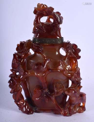 A 19TH CENTURY CHINESE CARVED AGATE VASE AND COVER Qing. 18 ...