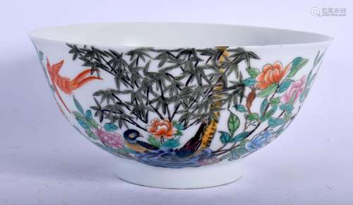 A CHINESE FAMILLE ROSE PORCELAIN BOWL 20th Century. 14.5 cm ...