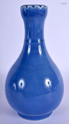 A 19TH CENTURY CHINESE CLARE DE LUNE TYPE GARLIC NECK VASE b...