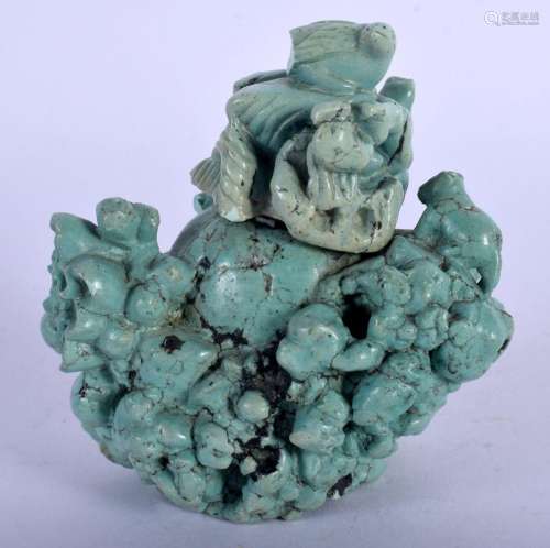 A 19TH CENTURY CHINESE CARVED TURQUOISE SNUFF BOTTLE AND STO...