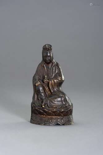 A BRONZE FIGURE OF GUANYIN