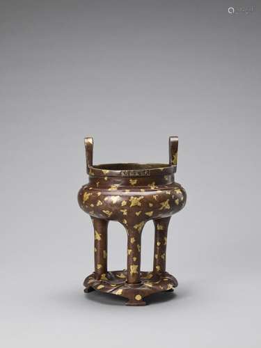 A GOLD-SPLASHED BRONZE TRIPOD CENSER WITH SIX-CHARACTER XUAN...