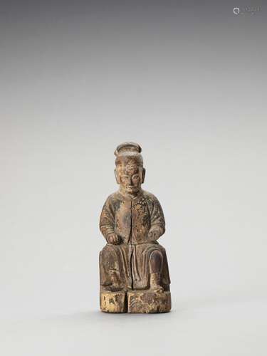 A WOOD FIGURE OF A DIGNITARY, MING