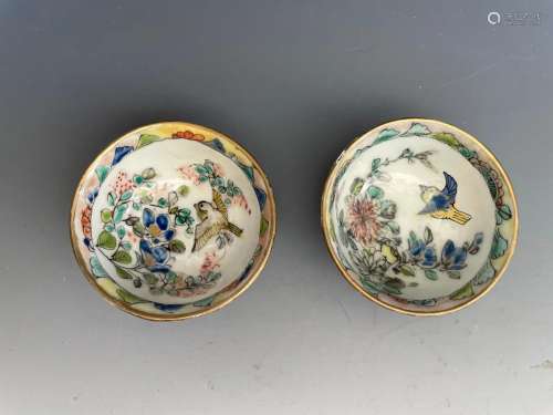 A Pair of Porcelain Bowl