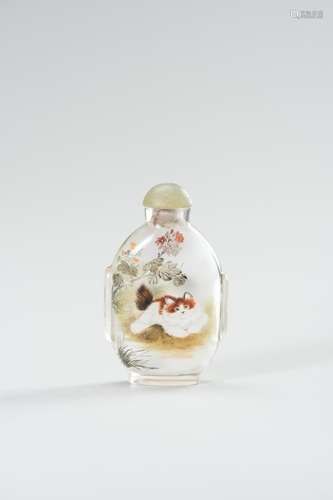 AN INSIDE-PAINTED ‘CAT’ GLASS SNUFF BOTTLE