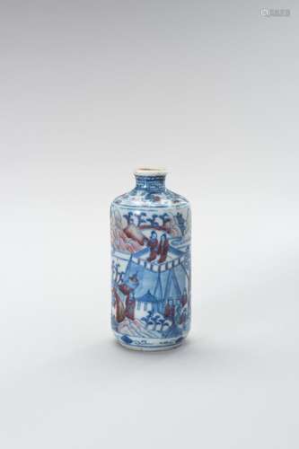 AN IRON-RED, BLUE AND WHITE PORCELAIN SNUFF BOTTLE