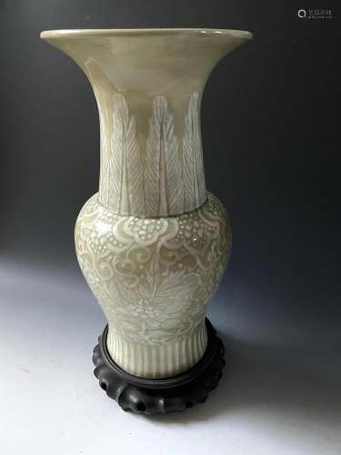 Chinese Antique Porcelain Vase