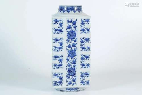 Blue-and-white Cong-shaped Vase with Interlaced Lotus