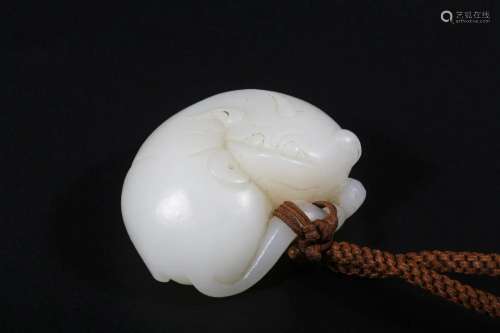 White Jade Gadget with Auspicious Animals Design