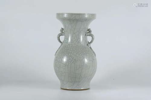 Ge-type Glazed Vase with Dish Rim Design