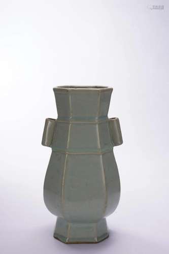 Guan-type Glazed Octagonal Vase with Pierced Hnadles