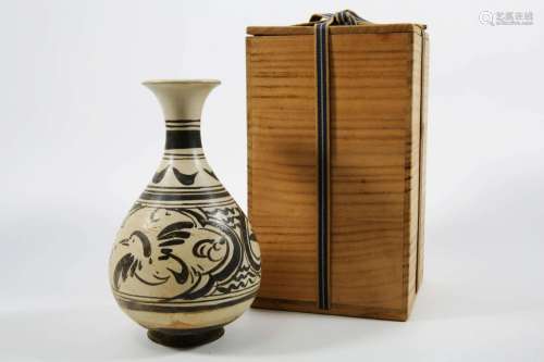Cizhou Kiln Yuhuchun Vase with Duck Design