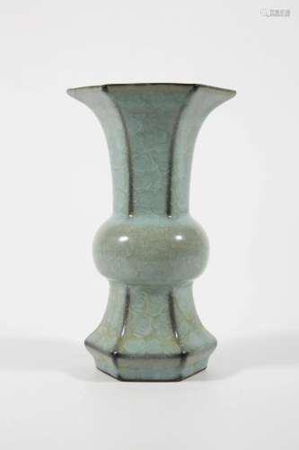 Hexagonal Flower Vase, Guan Ware