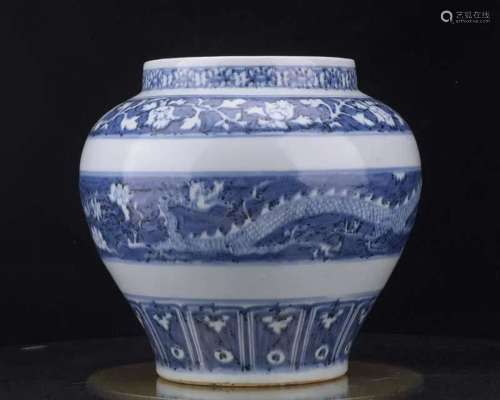Yuan Blue and white tangled peony cloud dragon pattern