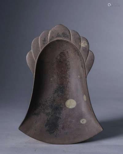 Chinese Axe-shaped Duan Ink-stone with Crown Design