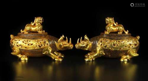 Han Dynasty glass real gold rhinoceros respect a pair,